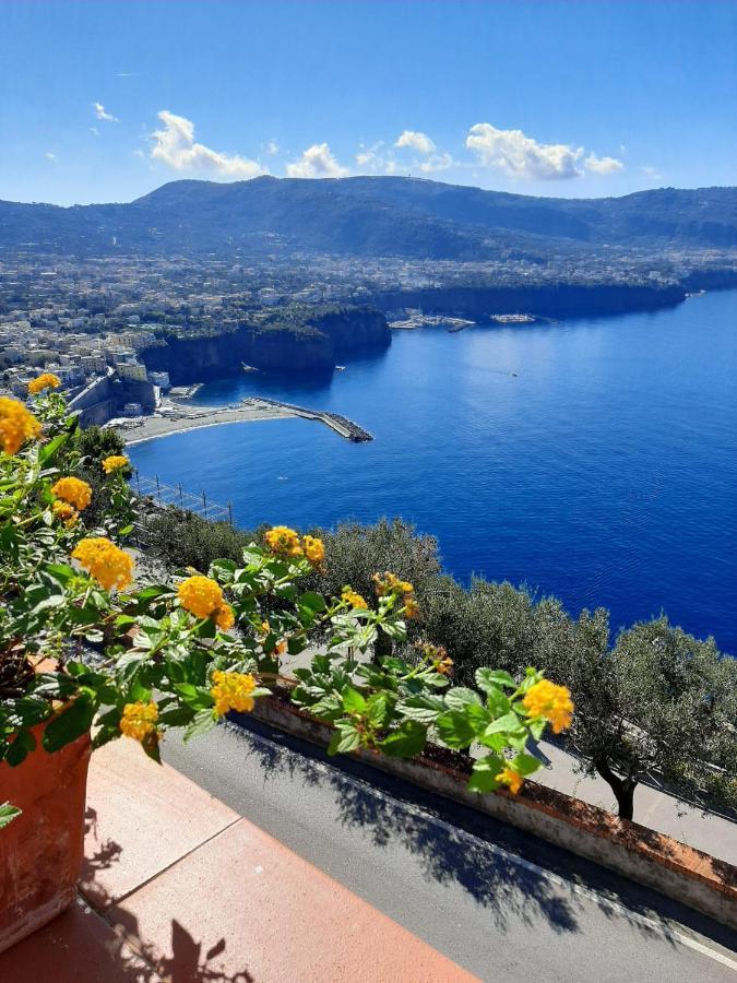 Апартаменти Bella Vista House-Sorrento Coast - Free Parking-Solarium Віко-Екуенсе Екстер'єр фото